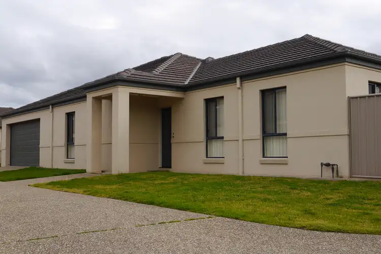3/1 University Drive