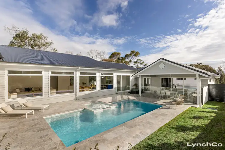 1 Clendon Close
