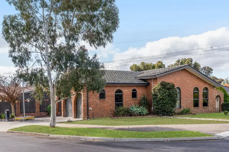 2 Broula Court