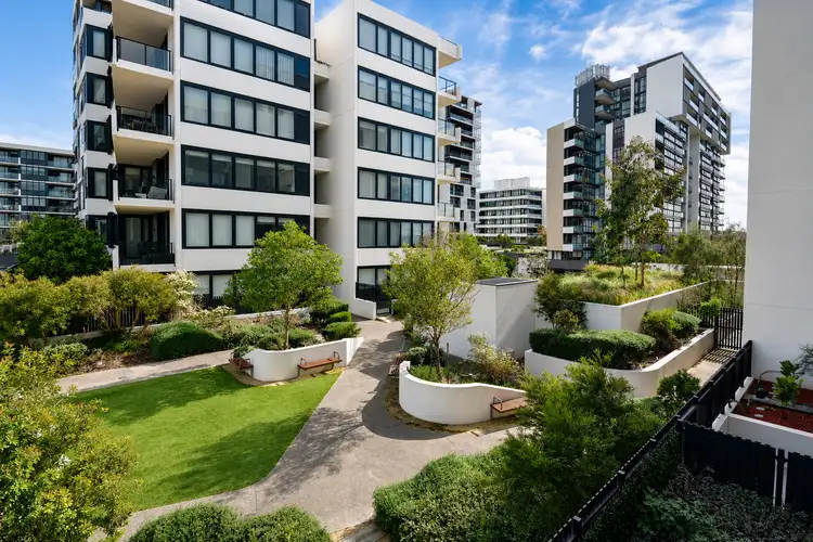 205/8 Foreshore Boulevard