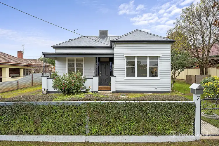 7 Campbell Street