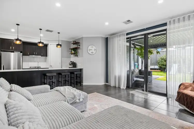 4 Rose Place