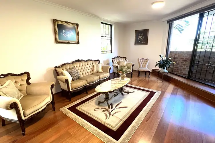 16/7 High View Avenue