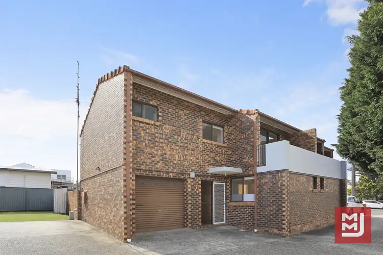 2/22 Pioneer Road