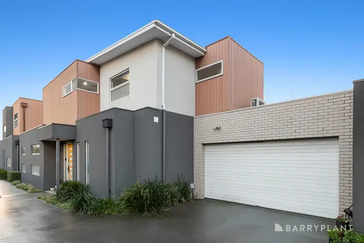 2/23 Stanley Street