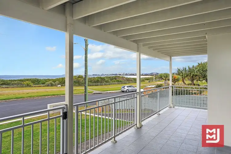1/8 Marine Parade