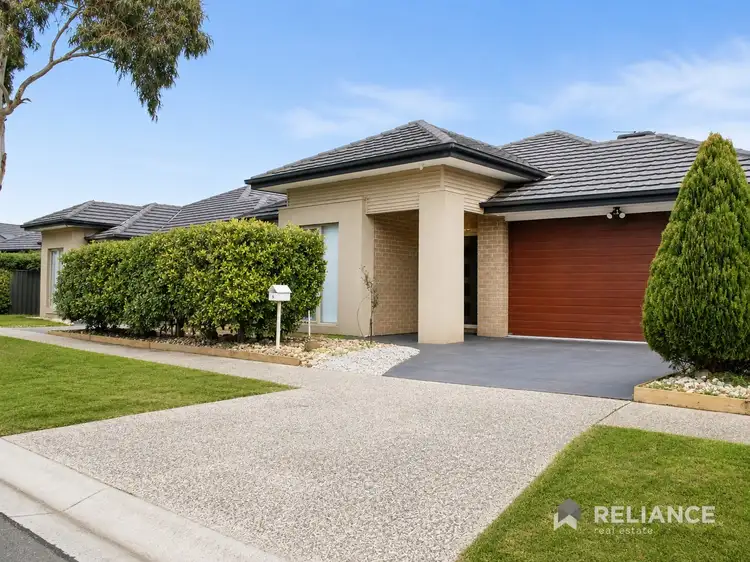 9 Canons Avenue