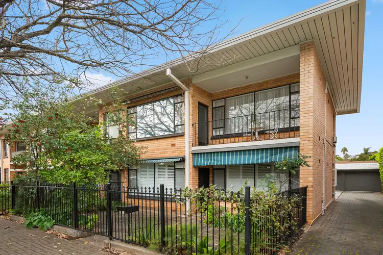 10/2D Prescott Terrace