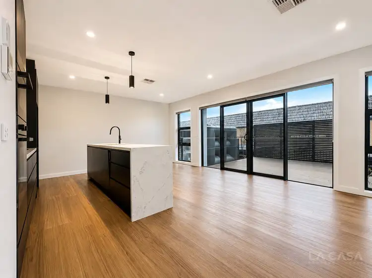 4/10 Jalanga Crescent
