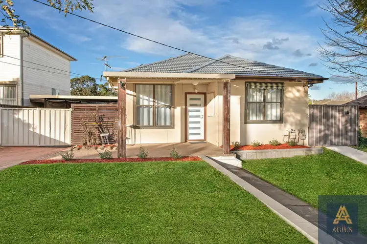 2 Lily Place