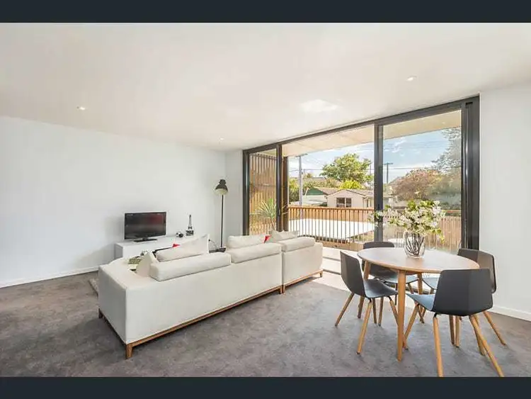 13/50 Lowanna Street