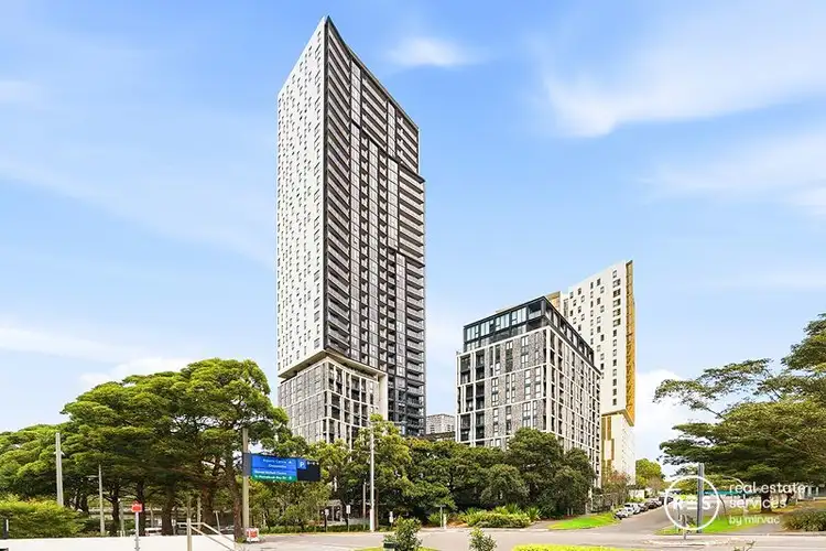 21001/2B Figtree Drive