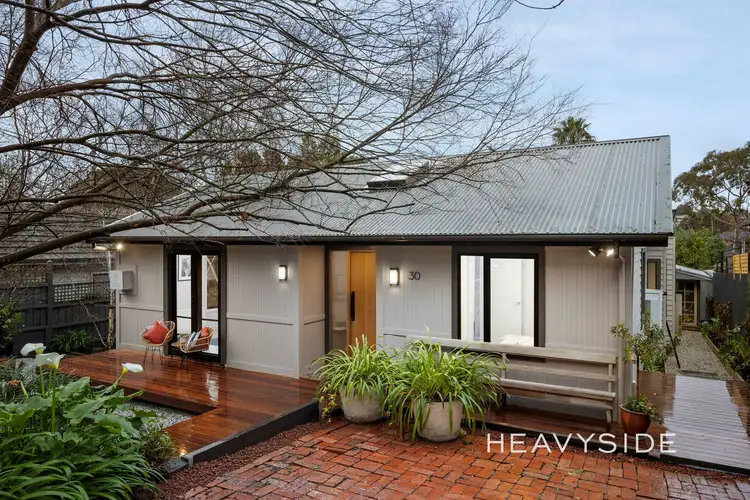 30 Box Hill Crescent