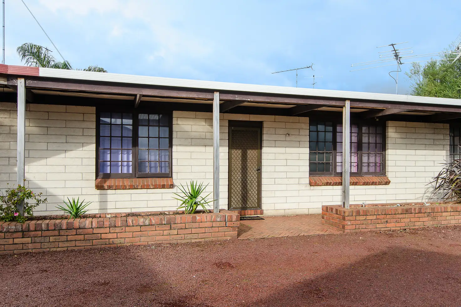 Main view of Homely unit listing, 2/11 Millard Street, Mount Gambier SA 5290