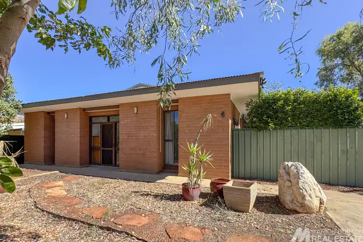 4 Underdown Street
