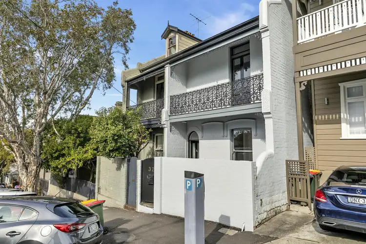 32 Nelson Street
