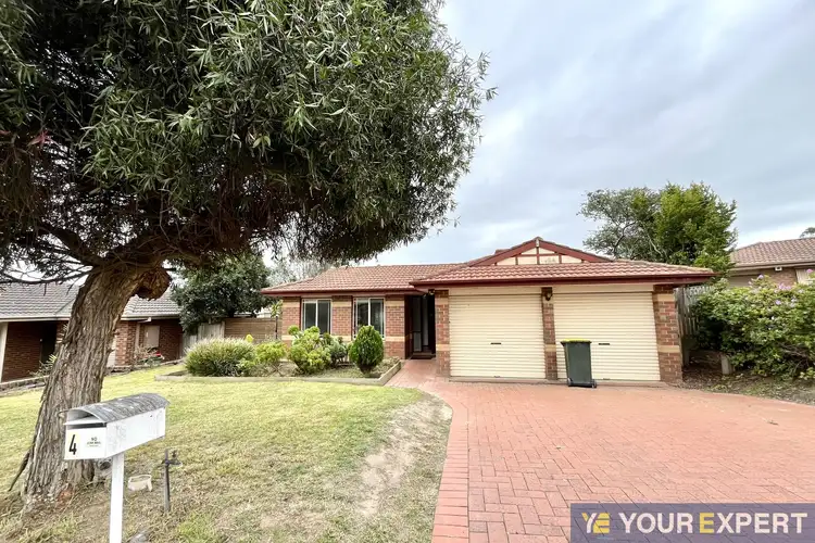 4 Waverley Close
