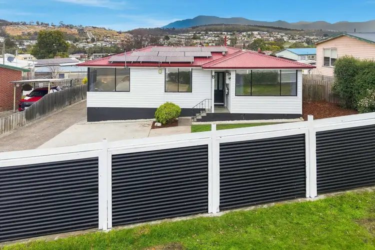 8 Spinifex Road