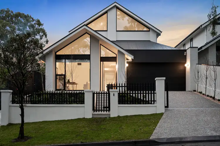 8A Albert Place