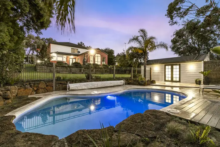 8 Carroll Road
