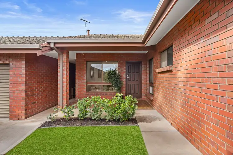 2/4 Jackson Street