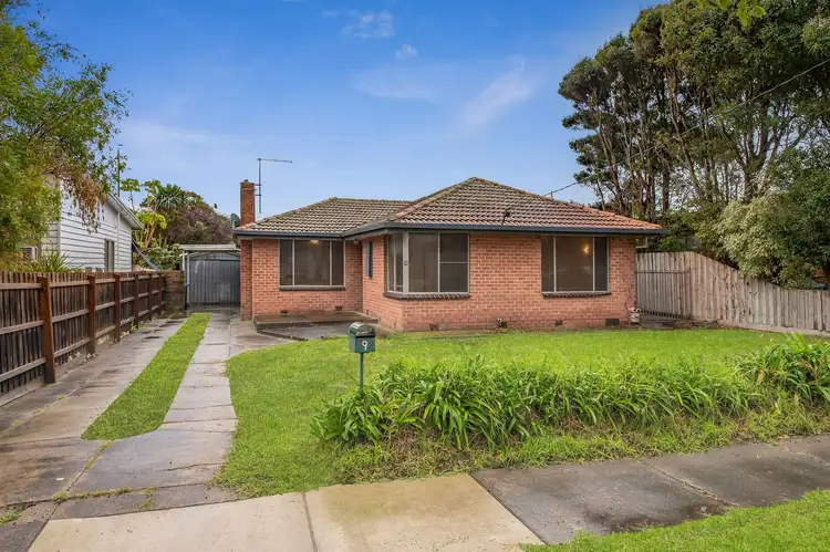 9 Adelaide Street