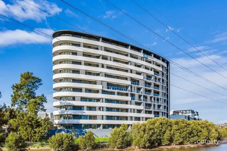 413/11 Charles Street