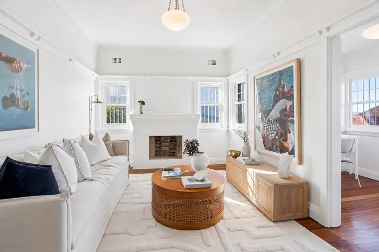 2/4 Kent Street