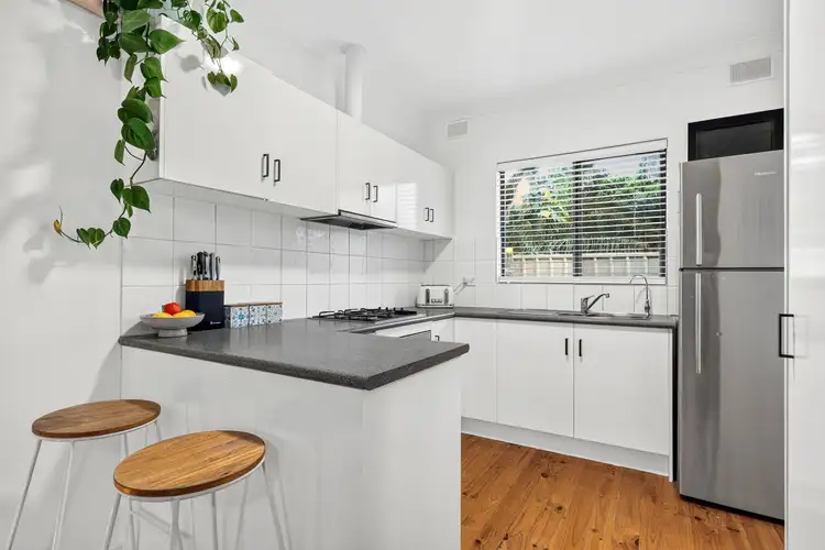 2/20 Donald Street