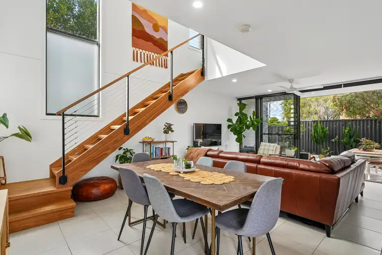 1/64 Park Beach Road