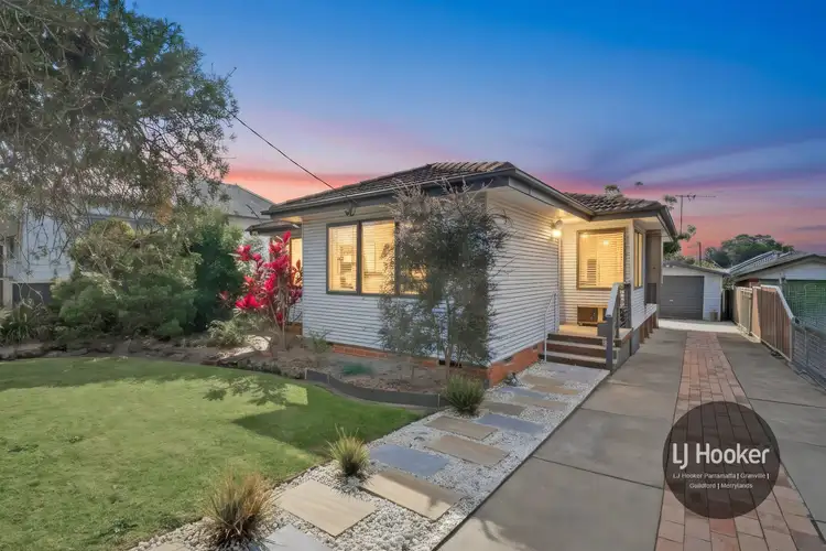 13 Woodstock Street