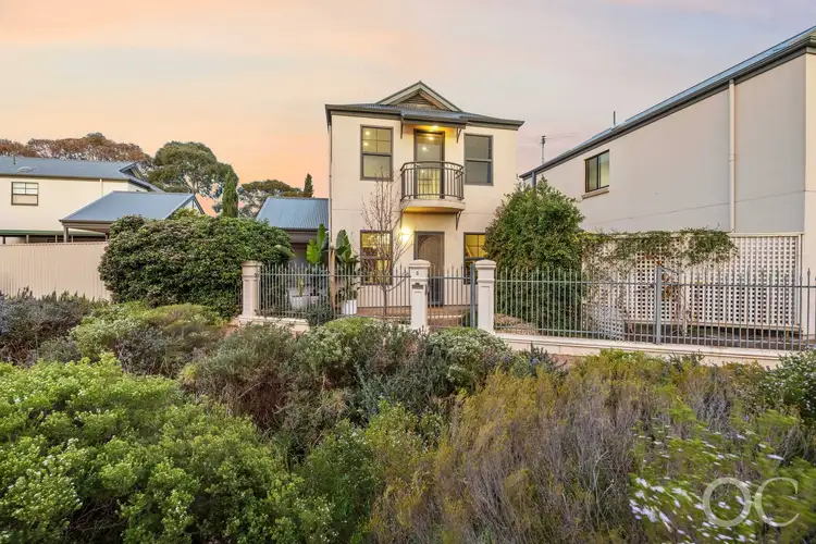 5/4 Cowell Place