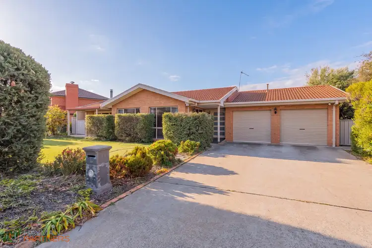 15 Fingleton Crescent