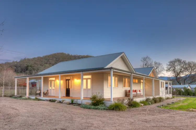 6 Growlers Creek Road, Wandiligong VIC 3744