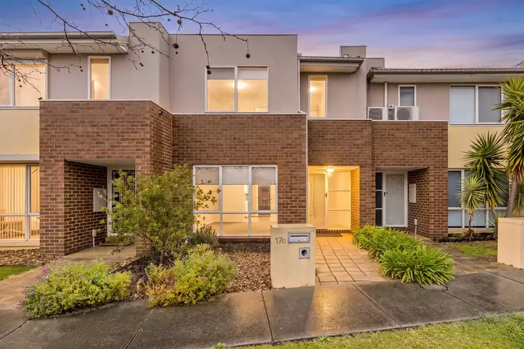 17C Wentworth Drive