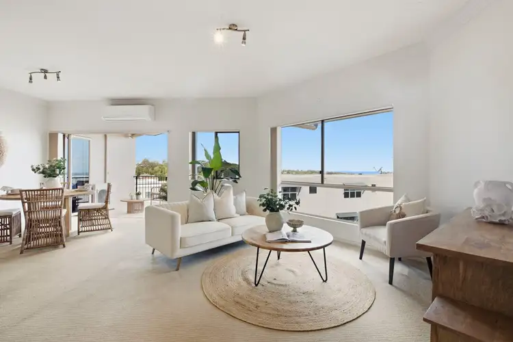 15/61a Burnett Street