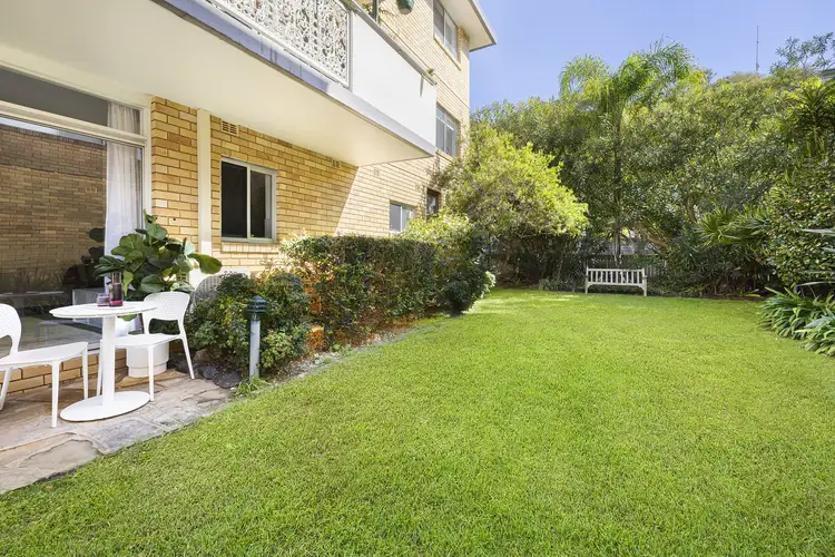 2/9 Stuart Street