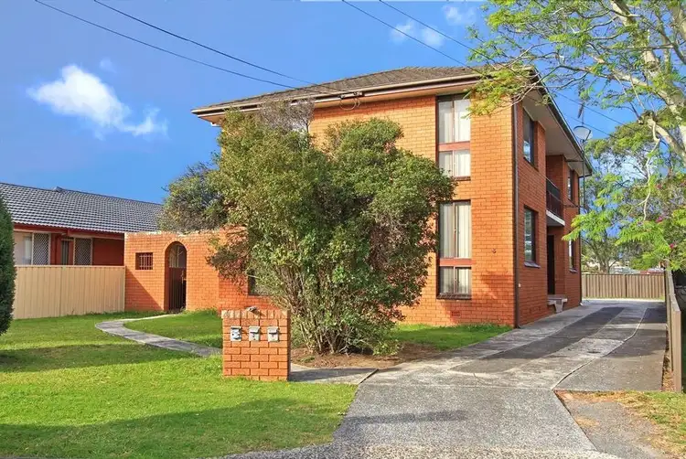 2/8 St Lukes Avenue