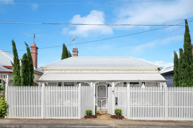 4 Elizabeth Street