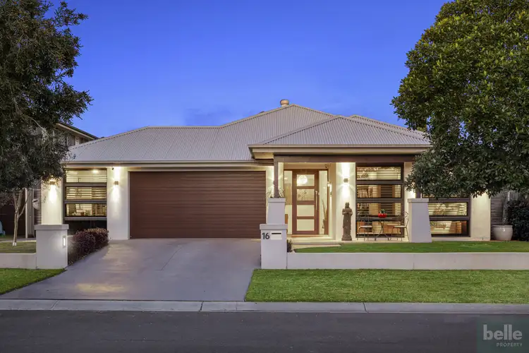 16 Crick Place