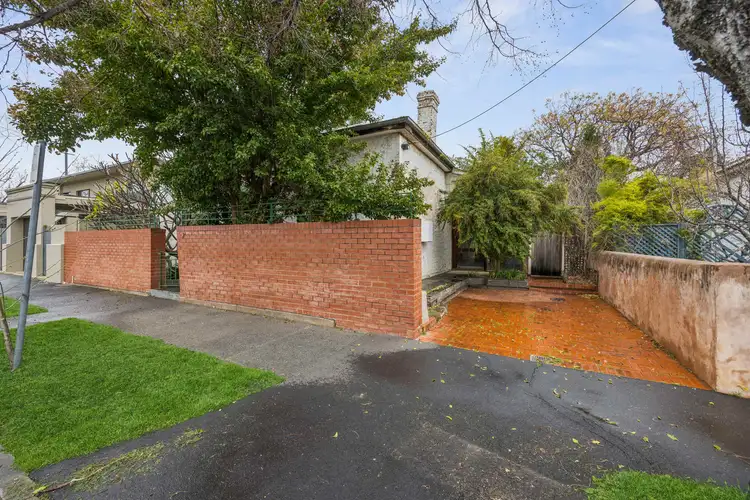 11 Buxton Street