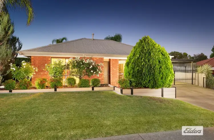 5 Hales Court