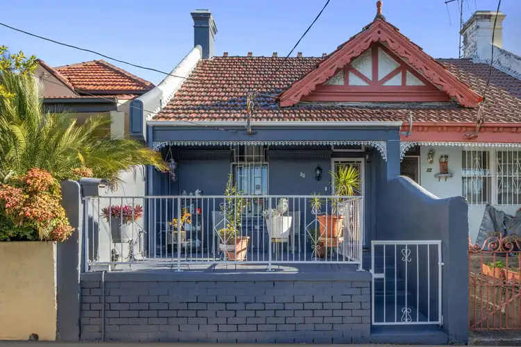30 Yelverton Street