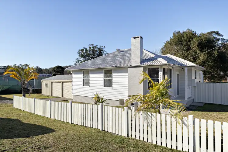 2 Sunderland Road