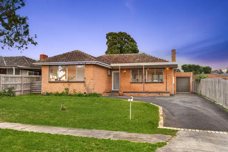 3 Carlyon Court