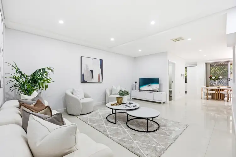 8/10 Water Street