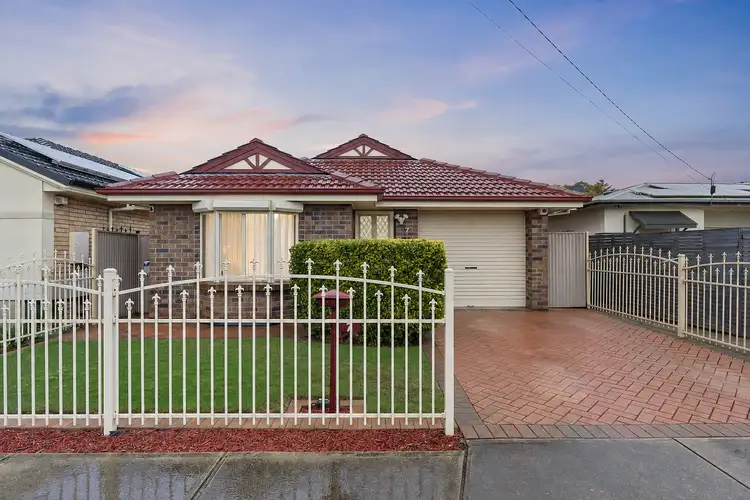 7 Lachlan Street