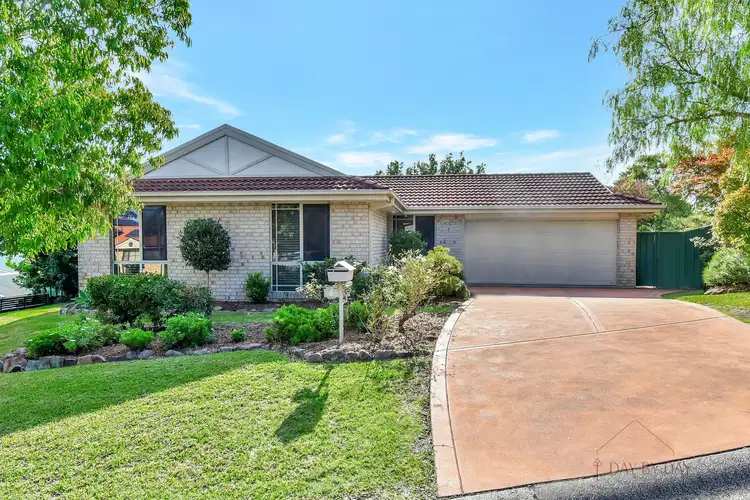 8 Peppercorn Crescent