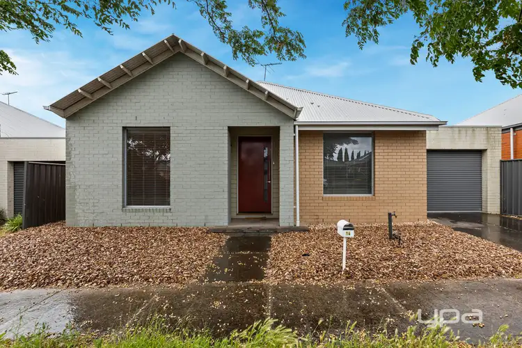 14 Streeton Avenue