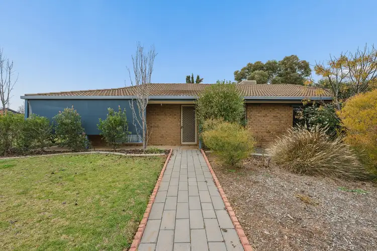 13 Batey Crescent